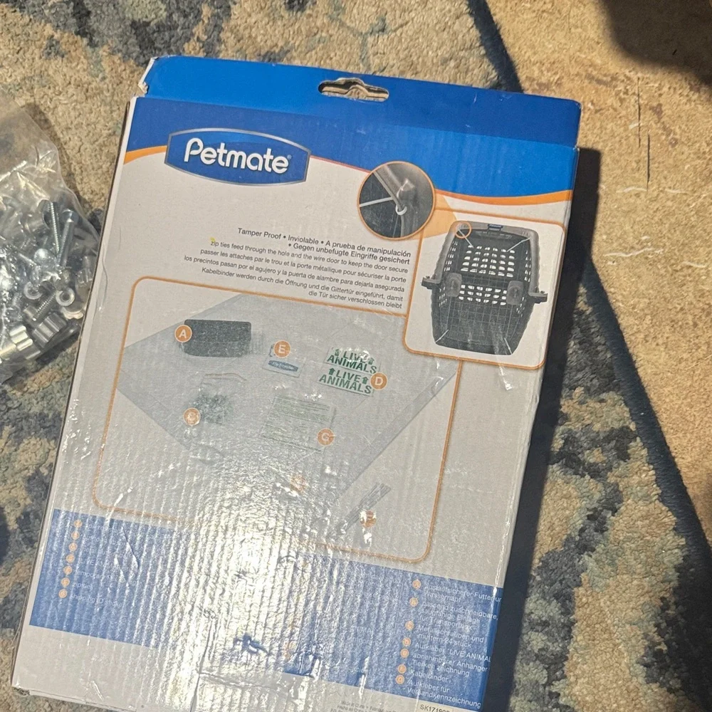 Petmate black tray with accessories/travel kit